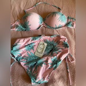 Coeur De Vague XL bathing suit. Pink floral. High waist.